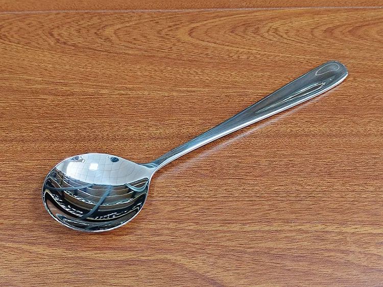 304 stainless steel round spoon Use more bibimbap spoons, soup spoons, dessert soups, home utensils, round-headed spoons 18