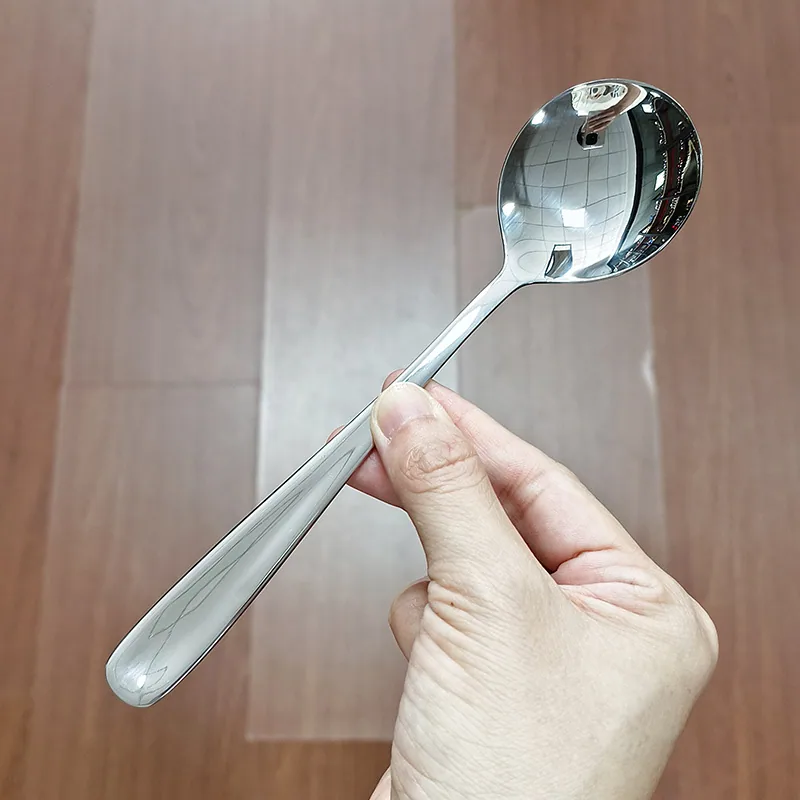 304 stainless steel round spoon Use more bibimbap spoons, soup spoons, dessert soups, home utensils, round-headed spoons 2