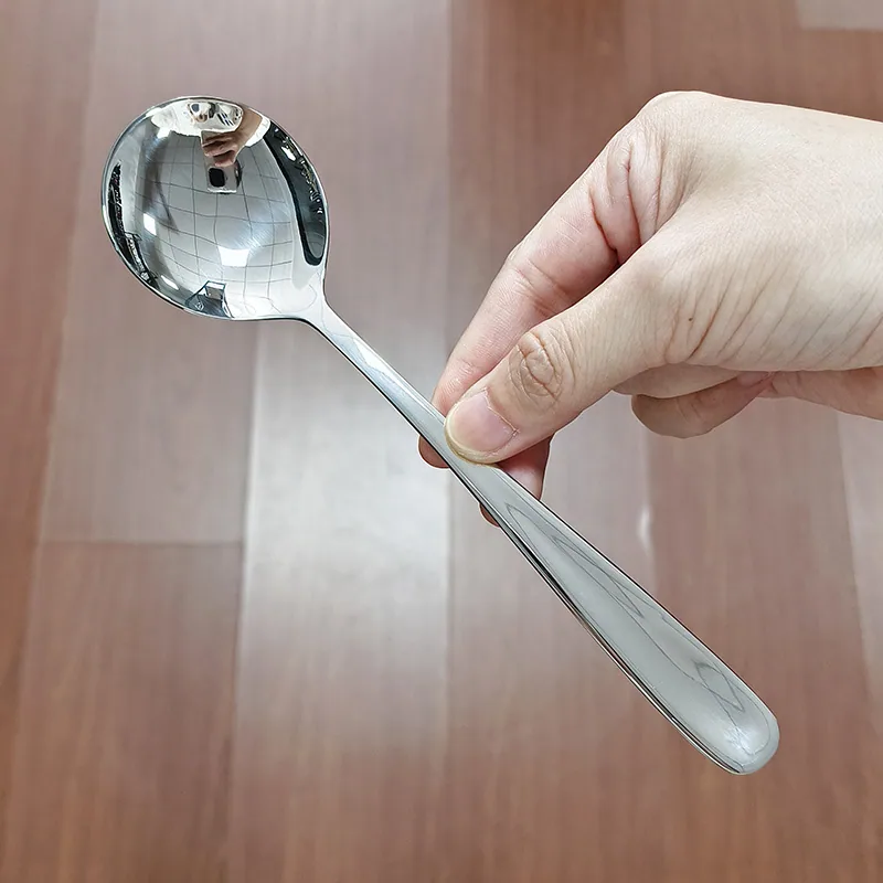 304 stainless steel round spoon Use more bibimbap spoons, soup spoons, dessert soups, home utensils, round-headed spoons 6