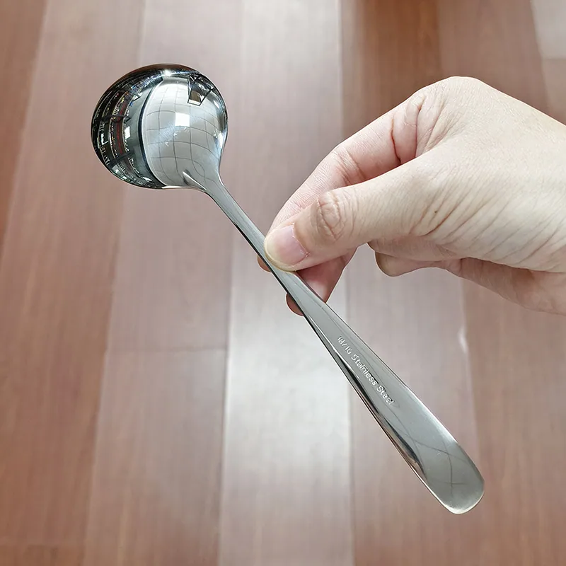 304 stainless steel round spoon Use more bibimbap spoons, soup spoons, dessert soups, home utensils, round-headed spoons 5