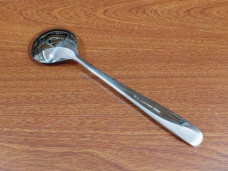 304 stainless steel round spoon Use more bibimbap spoons, soup spoons, dessert soups, home utensils, round-headed spoons 19