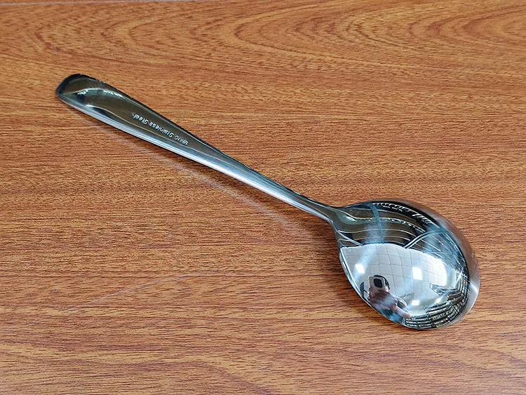 304 stainless steel round spoon Use more bibimbap spoons, soup spoons, dessert soups, home utensils, round-headed spoons 20
