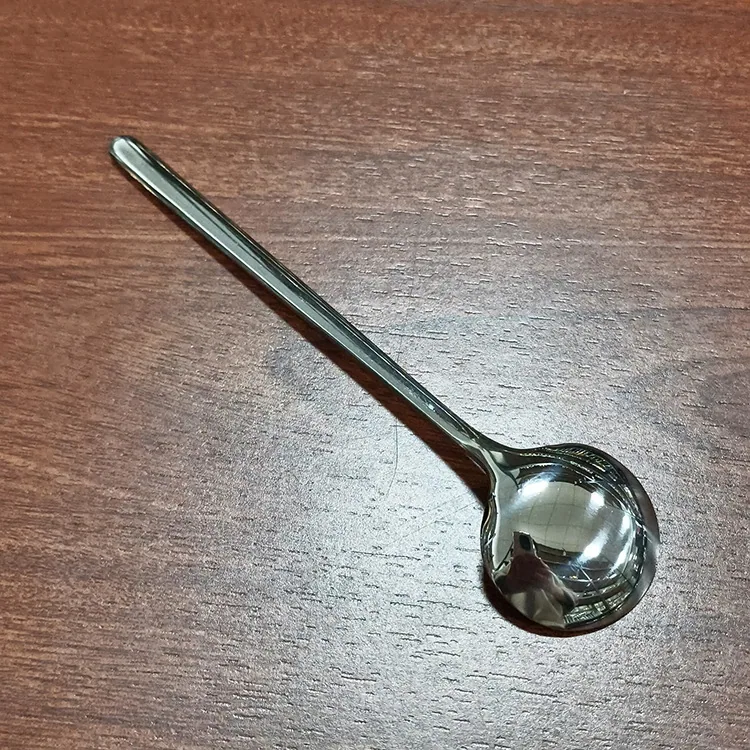 Stainless steel small round spoons are mostly used for spooning spoons, small spoons, restaurant afternoon tea dessert spoons, s 15
