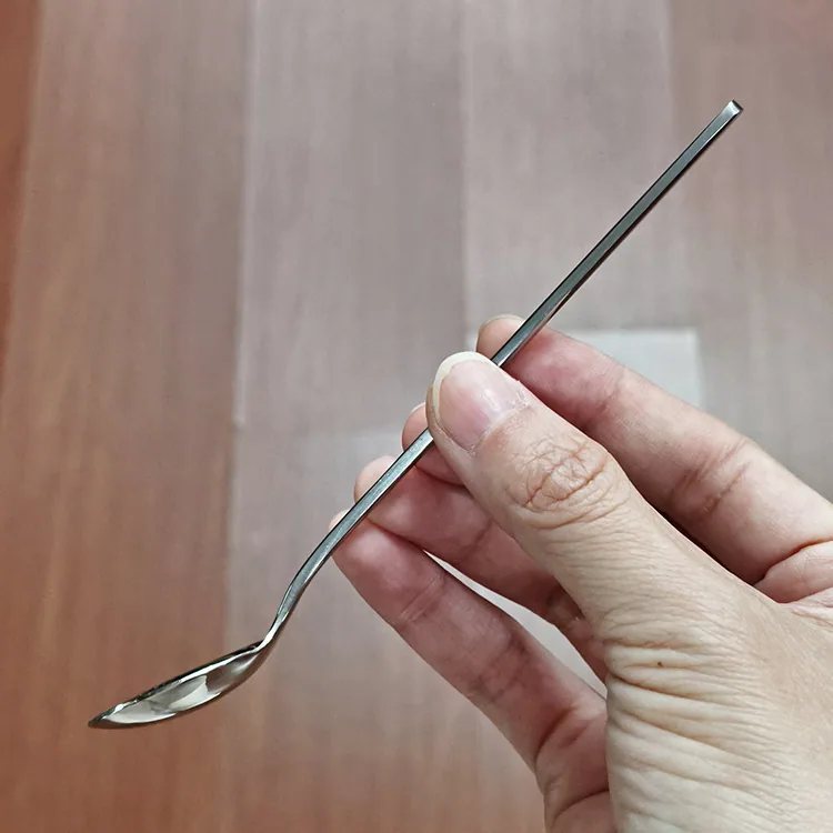 Stainless steel small round spoons are mostly used for spooning spoons, small spoons, restaurant afternoon tea dessert spoons, s 10