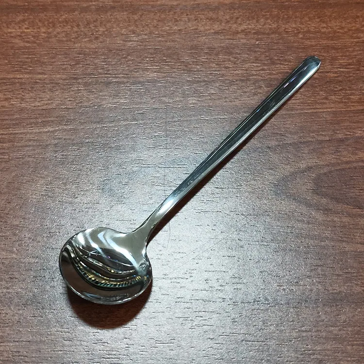 Stainless steel small round spoons are mostly used for spooning spoons, small spoons, restaurant afternoon tea dessert spoons, s 16