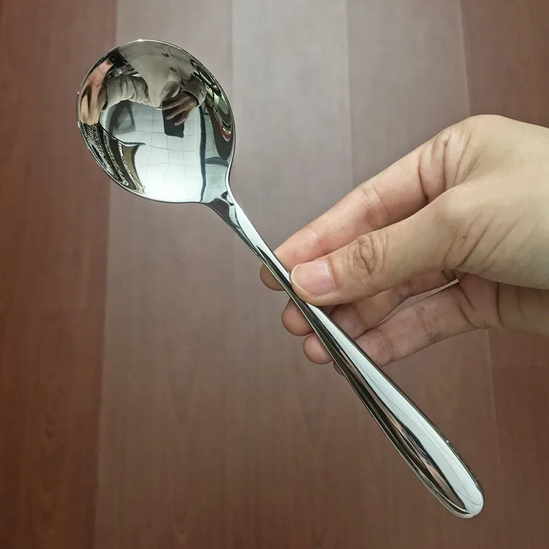 Stainless steel spoons, household soup drinking and eating spoons, round-headed tableware spoons, mostly hotel spoons, spoons, a 2