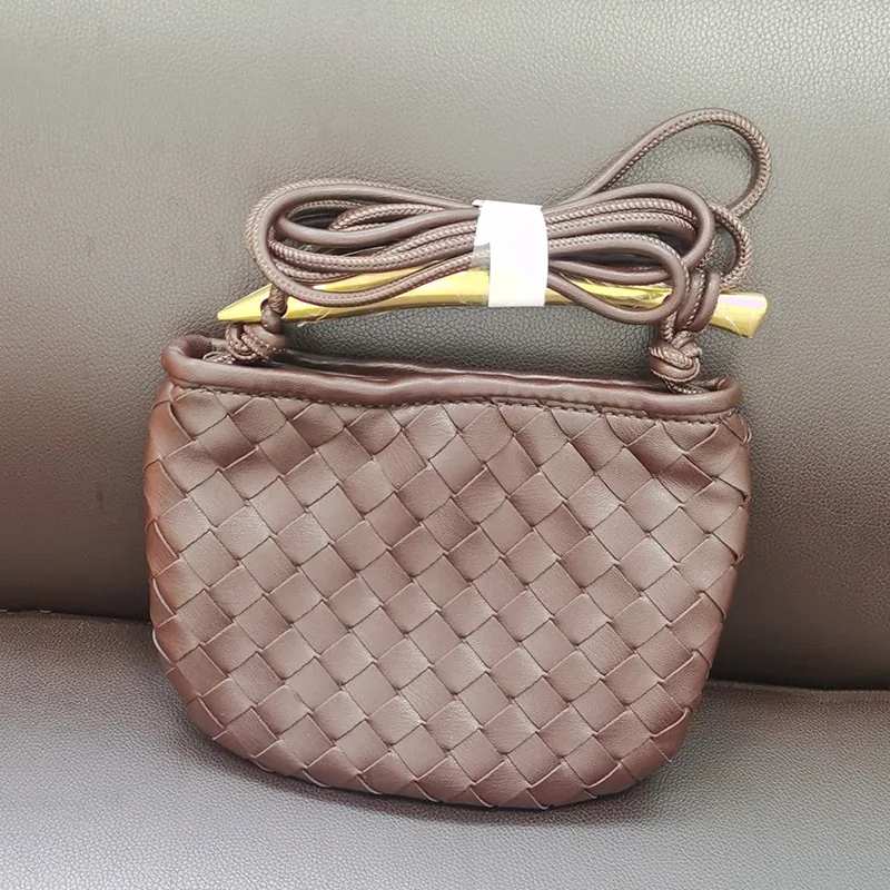 European and American cross-border hot-selling cute mini sardine woven bag small hand handle crossbody knitted womens bag 2