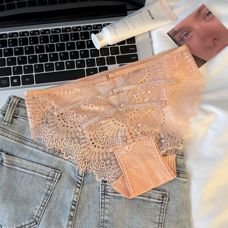 Light mature and charming womens high-end lace underwear for dating, hollowed out and seductive, comfor and breathable triangle 4