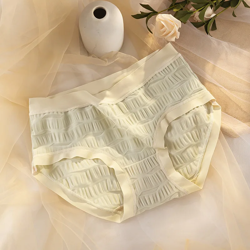 Seamless ice silk underwear for women in summer, thin design, mid waist, anti glare, breathable, antibacterial crotch, comfor tr 3