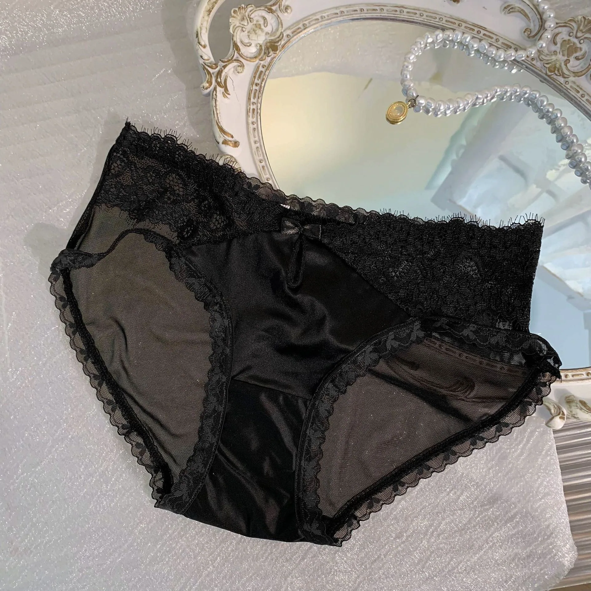Flower Between Mist Shadows~ French Style Womens Sexy Underwear Hollow Pure Desire Style Lace Girl No Trace Breathable Triangle 2