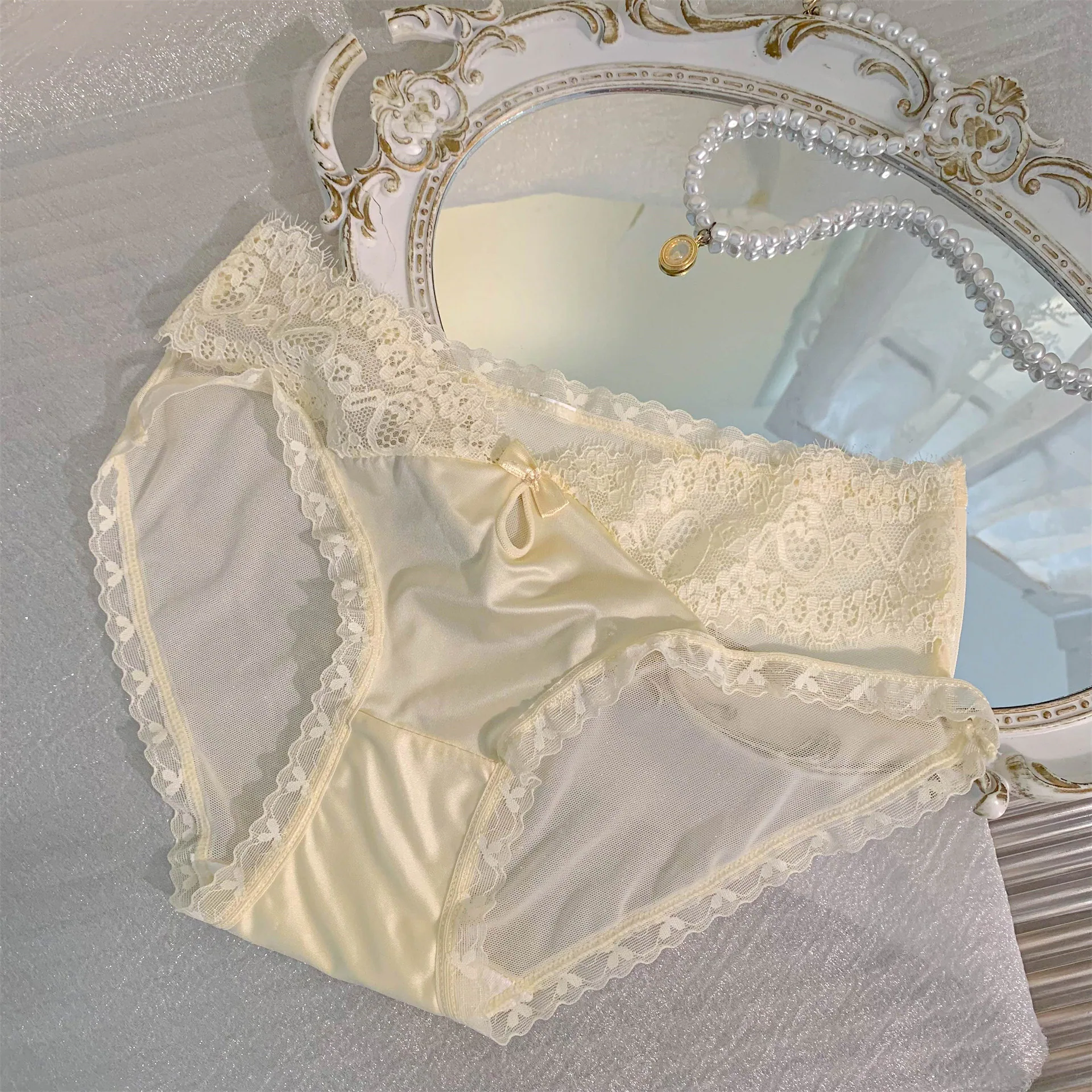 Flower Between Mist Shadows~ French Style Womens Sexy Underwear Hollow Pure Desire Style Lace Girl No Trace Breathable Triangle 4
