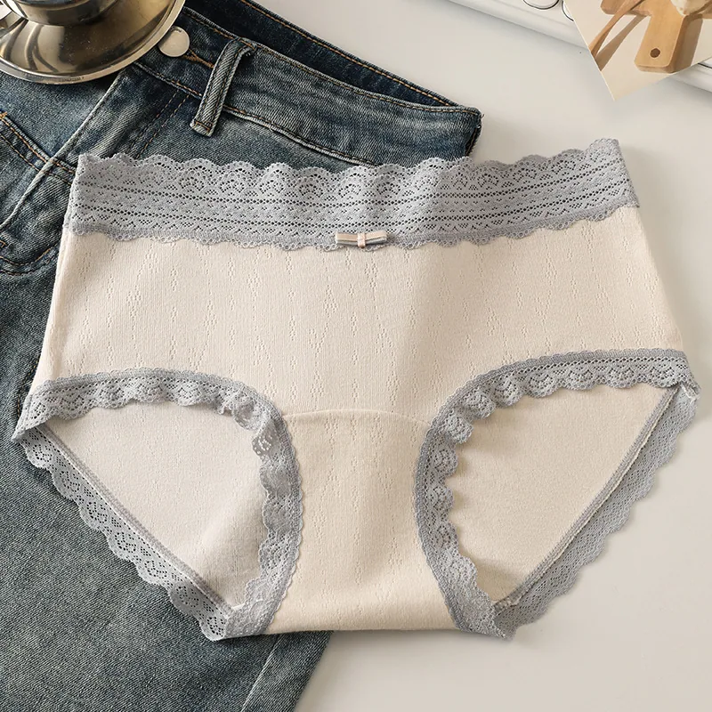 Lace edged womens underwear for girls 2024 new 7A antibacterial pure cotton long crotch autumn and winter comfor triangle shorts 3