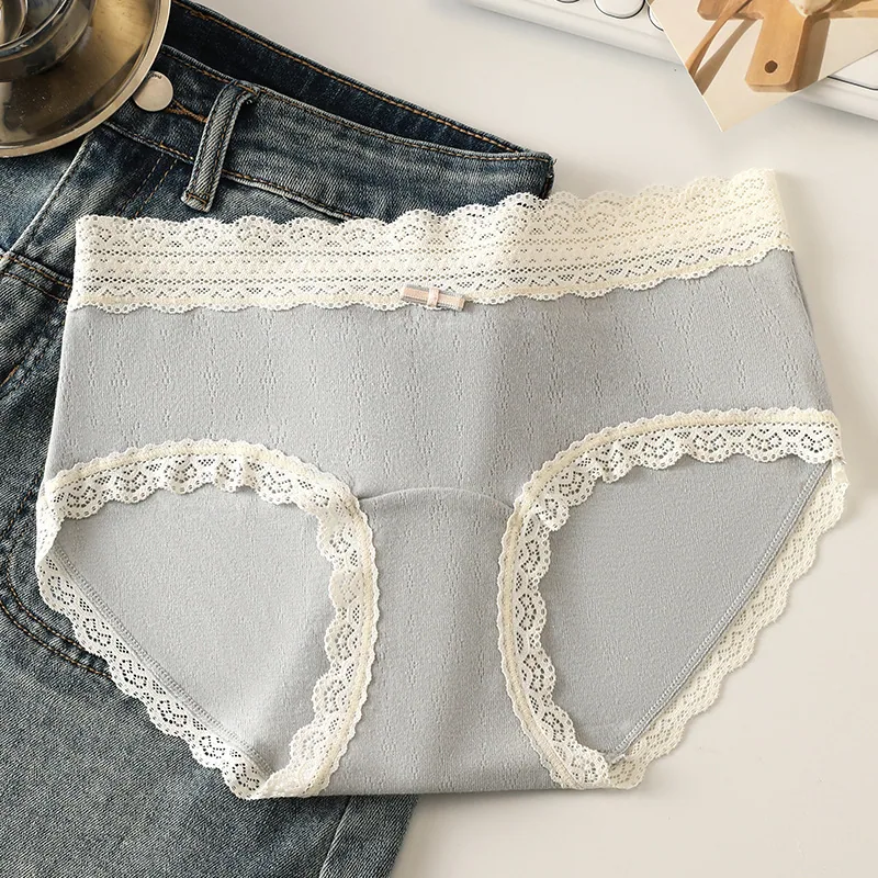 Lace edged womens underwear for girls 2024 new 7A antibacterial pure cotton long crotch autumn and winter comfor triangle shorts 4