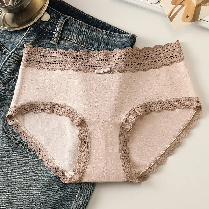 Lace edged womens underwear for girls 2024 new 7A antibacterial pure cotton long crotch autumn and winter comfor triangle shorts 2
