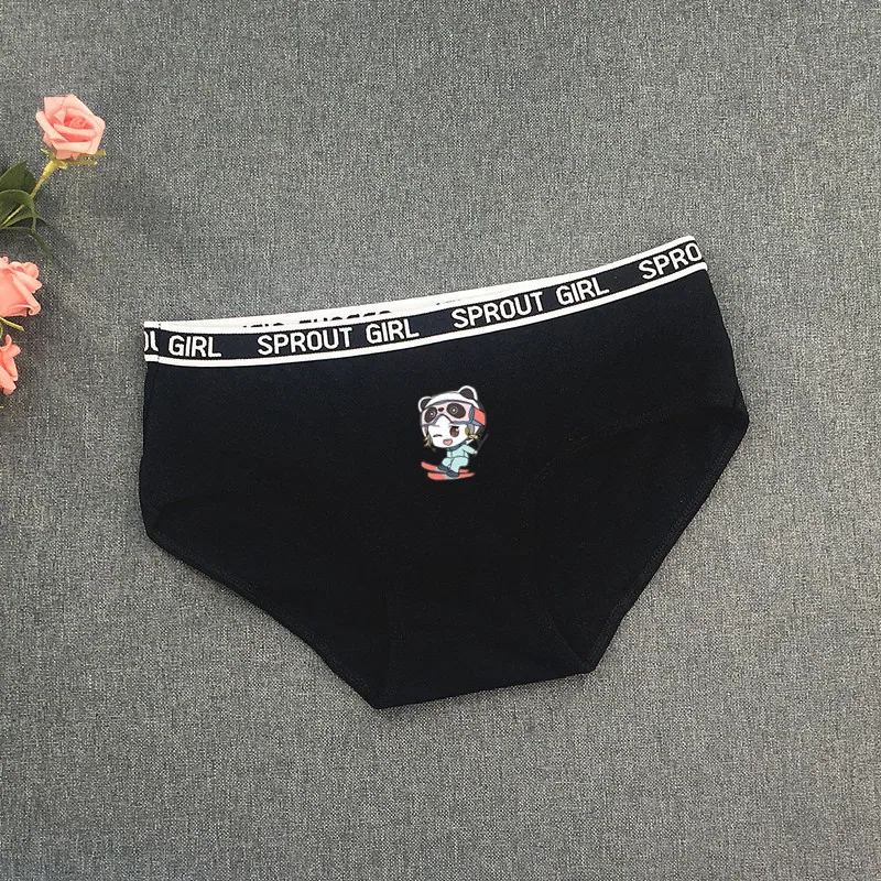 Fashion cartoon letter edge teenage development cotton student small boxer briefs two size medium and large children's briefs