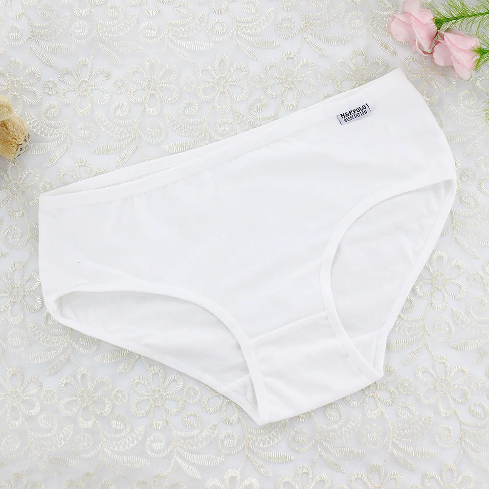 Sweet girly comfortable candy solid color cotton medium and low waist girls students middle and big children small flat briefs