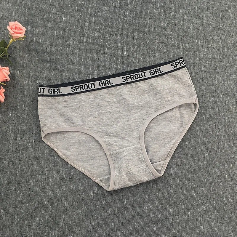 Fashionable letter edge teenage girl development cotton junior high school elementary school student small boxer briefs two size 2