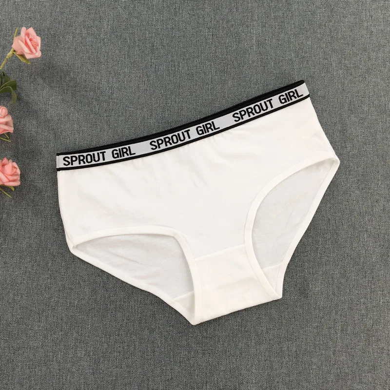 Fashionable letter edge teenage girl development cotton junior high school elementary school student small boxer briefs two s