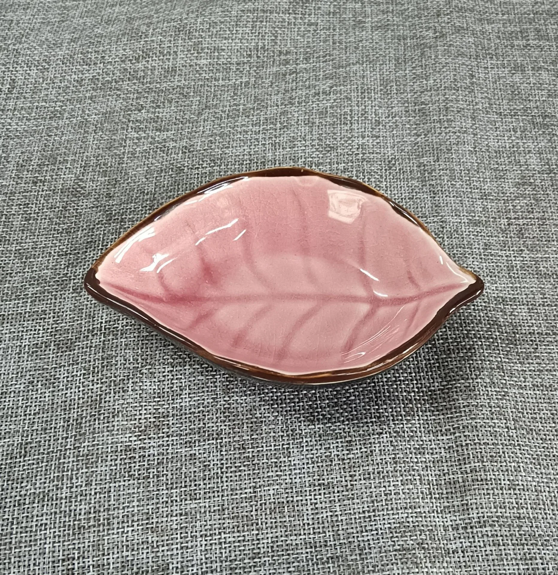 Japanese creative leaf-shaped sauce plate, ceramic small plate, tableware, vinegar soy sauce sauce plate, creative snack plate 3