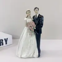 European Character Groom & Groom Resin Crafts Wedding Cake Decoration Baking Gift Wedding Ornaments